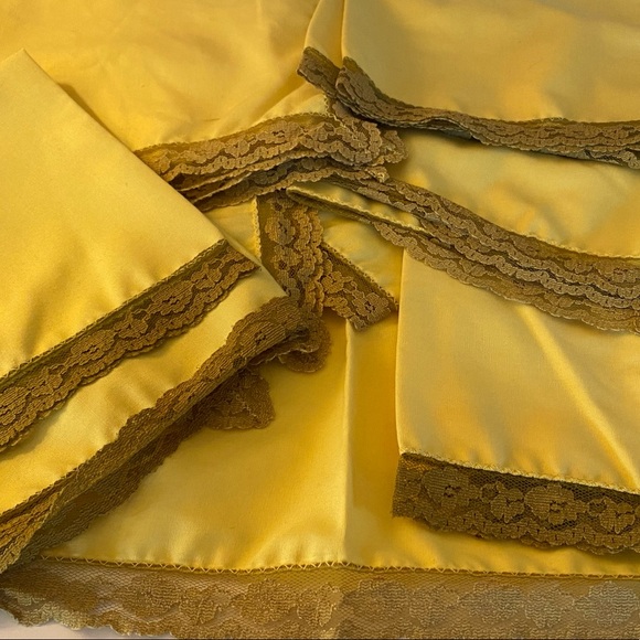 8 Vintage Yellow & Bronze Lace Trim Linen Napkins - Picture 10 of 14